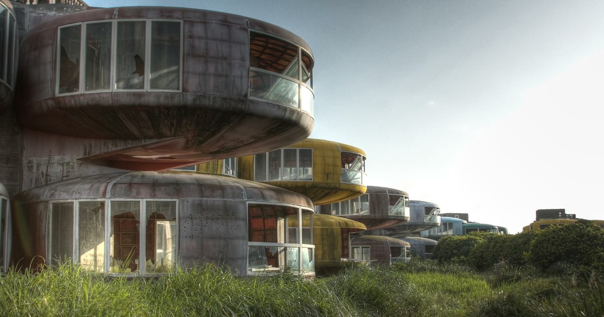 Case Study #3: The UFO Houses | MAS Context